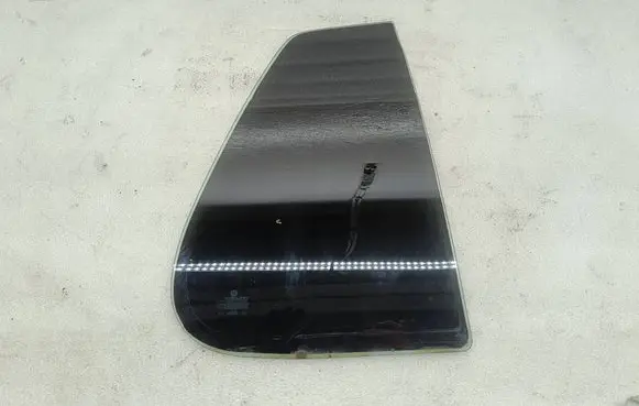 Volkswagen Golf IV Rear vent window glass 