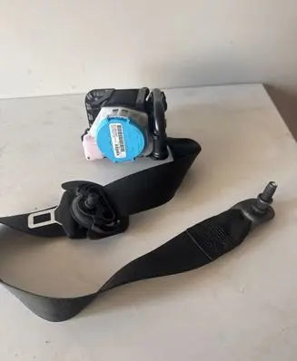 Mercedes-Benz B W246 W242 Front seatbelt 3063559 07068199228AJ 071DH1W2W7