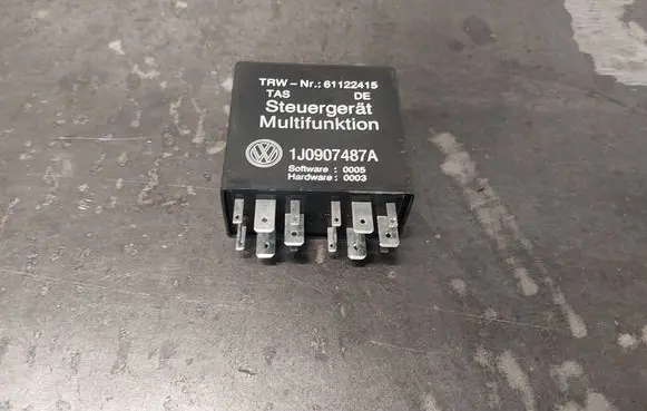 Skoda Superb B5 (3U) Other relay 1J0907487A 451