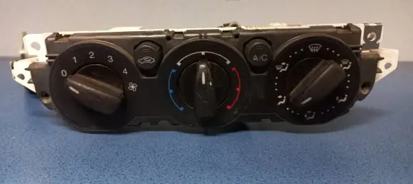 Ford Focus Climate control unit 3M5T19980AD
