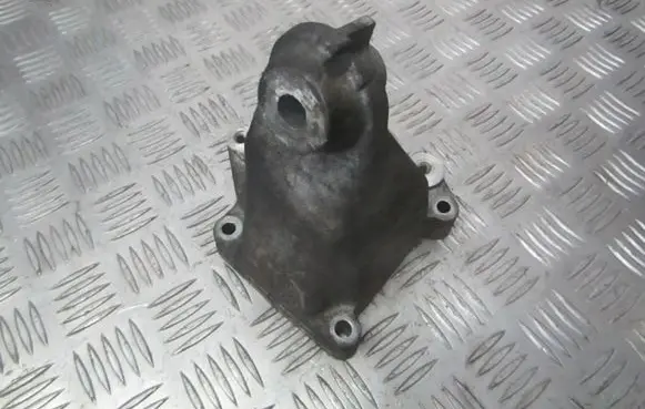 Mercedes-Benz C W203 Engine mount bracket A2712230904