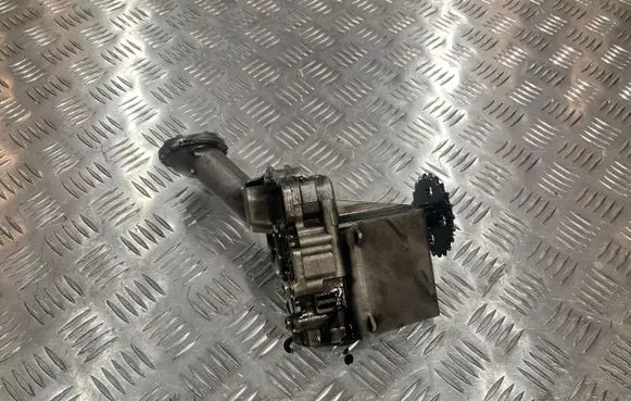 Mercedes-Benz A W177 Oil pump 150007041R