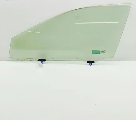 Toyota Camry VIII XV70 Front door window glass four-door 6810233330