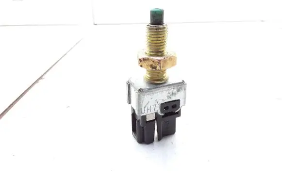 Mazda 323 Brake pedal sensor switch UH71