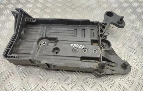 Skoda Octavia Mk3 (5E) Battery tray 5Q0915321J