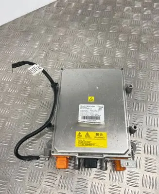 Voltage converter inverter