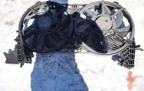 Renault Espace III Radiator cooling fan shroud