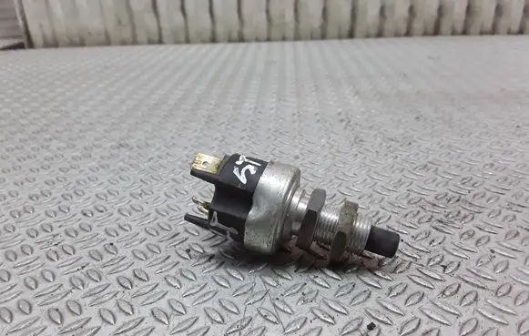 Volkswagen II LT Brake pedal sensor switch