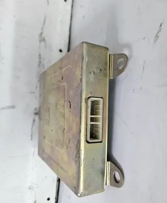 Mitsubishi Galant Engine control unit/module MD121767 K8T77571