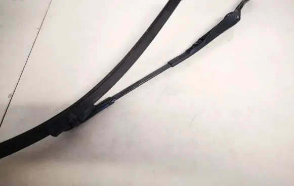 Mercedes-Benz E W211 Front wiper blade arm a2118201144