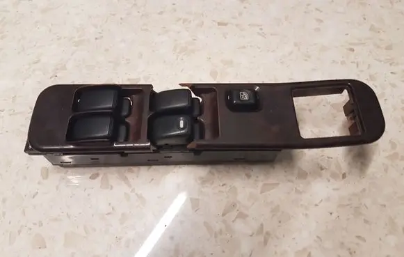 Mitsubishi Pajero Sport I Electric window control switch MR551005X1
