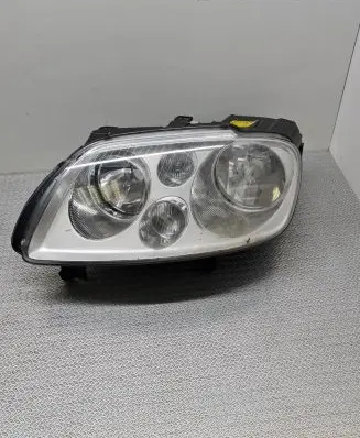 Volkswagen Touran I Headlight/headlamp 1T0941005R 0301205203