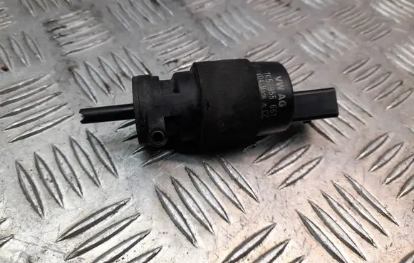 Audi A8 S8 D4 4H Windscreen/windshield washer pump 1K5955651