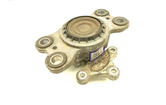 Volvo S60 Engine mount bracket 31262710