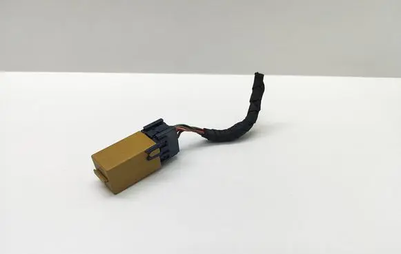 BMW 5 E60 E61 Window wiper relay 8384505 61368384505