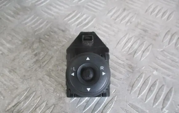 KIA Ceed Wing mirror switch
