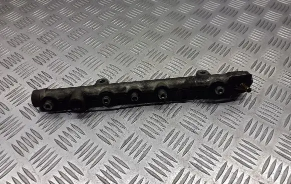 Renault Espace IV Fuel main line pipe 8200330912