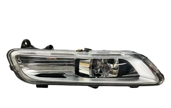 Volkswagen PASSAT B7 Front fog light 176623