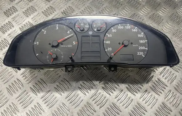 Audi A4 S4 B5 8D Speedometer (instrument cluster) 