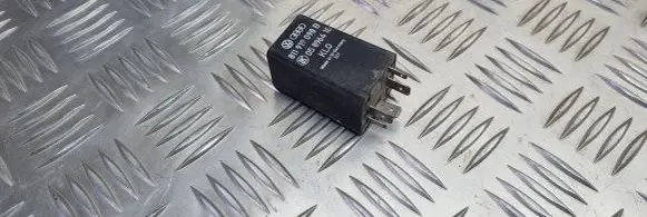 Audi A4 S4 B5 8D Other relay 811919098B