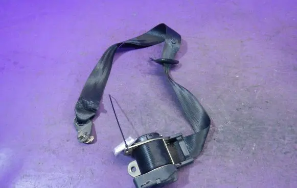 Skoda Fabia Mk1 (6Y) Front seatbelt
