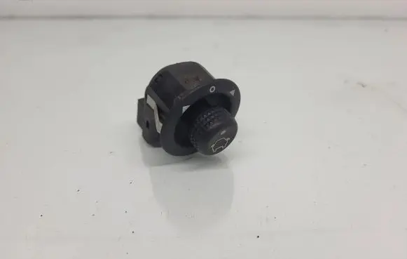 Ford Focus Other switches/knobs/shifts 93BG17B676BA
