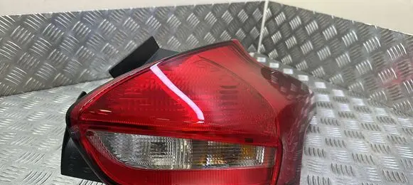 Ford Focus Rear/tail lights F1EB13404B