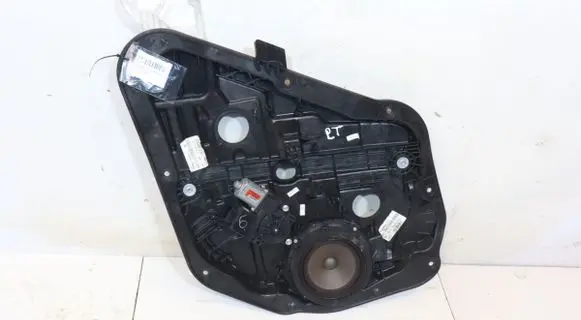 Rear window lifting mechanism without motor