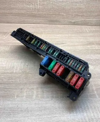 BMW 5 E60 E61 Fuse box set 6957330 13290