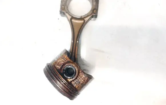 Lexus IS 200-300 Piston with connecting rod