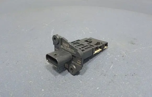 Ford Mondeo MK I Mass air flow meter CA61-12B579-AA