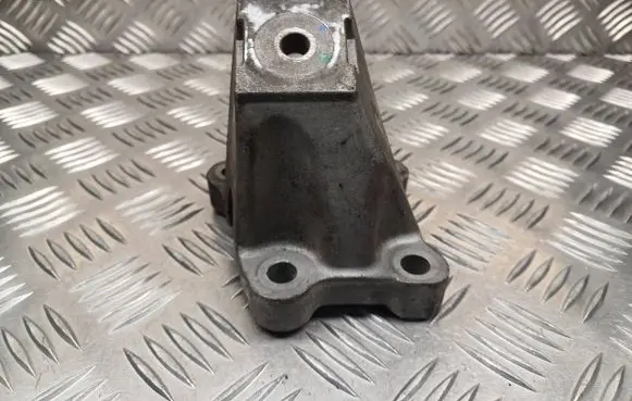 Audi A6 S6 C6 4F Engine mounting bracket 4F0199307AA