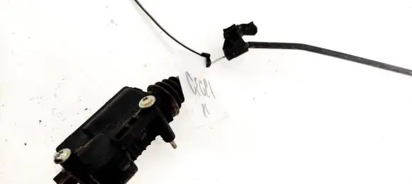 Opel Astra H Central locking motor 13208157