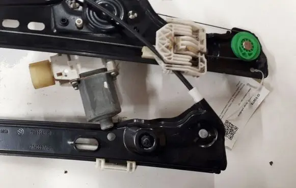 BMW 3 E90 E91 Front door window regulator with motor 6927027 996624101