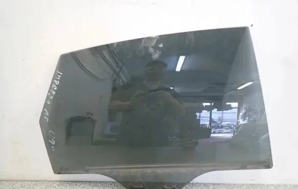 Subaru Impreza III Sliding door window/glass 