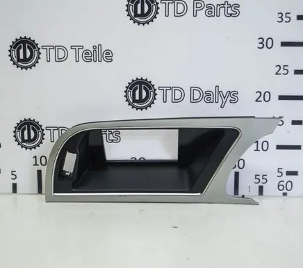 Radio/GPS head unit trim