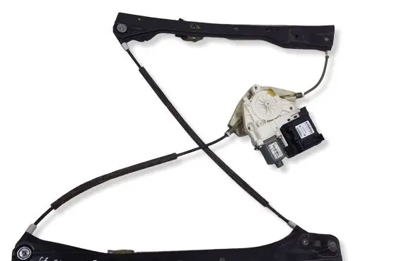 Volkswagen Golf Plus Front door window regulator with motor 0130822229
