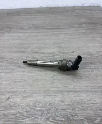 BMW 4 F36 Gran coupe Fuel injector 0445110743 8514148