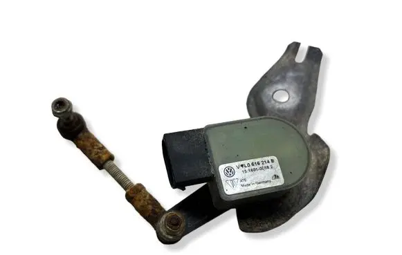 Volkswagen Touareg I Air suspension front height level sensor 7L0616214B