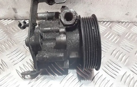Peugeot 607 Power steering pump 9659604580