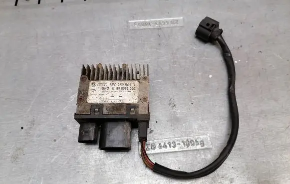 Audi A4 S4 B7 8E 8H Coolant fan relay 8E0959501Q 898093000 SW01