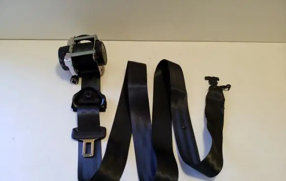 Volvo XC60 Front seatbelt 32149070