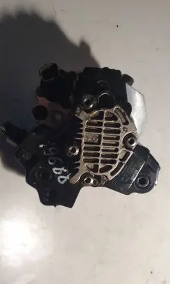 Volvo XC90 Fuel injection high pressure pump 8689590