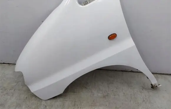 Hyundai H200 Fender