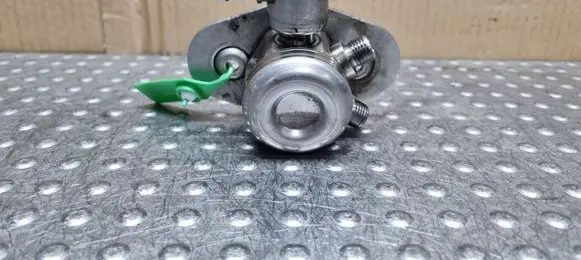 BMW 5 F10 F11 Mechanical fuel pump 7584461 8604229