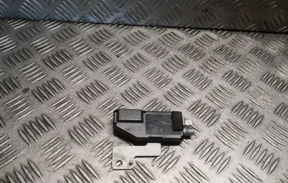 Mercedes-Benz ML W163 Aerial antenna amplifier 1638200089 A1638200089