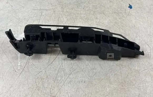 Peugeot 3008 I Front bumper mounting bracket 9684021980