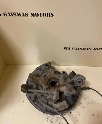 BMW 1 E81 E87 Rear wheel hub spindle/knuckle 