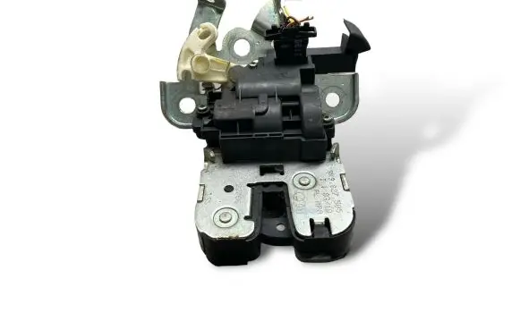 Audi A3 S3 A3 Sportback 8P Tailgate/trunk/boot lock/catch/latch 8K9827505 10310
