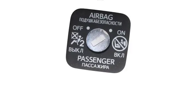 Lexus CT 200H Passenger airbag on/off switch 